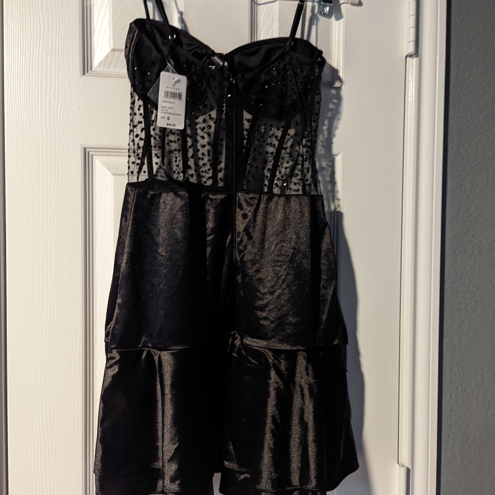 Black dress - Picture 3 of 6